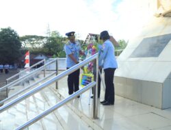 Danlanud Sultan Hasanuddin Pimpin Upacara Ziarah Makam Pahlawan Dalam Rangka Peringatan Hari Bakti ke-77 TNI AU