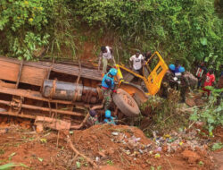 Satgas  Kizi TNI  Konga XXXVII-J Minusca FCCar Evakuasi Truk Masuk Jurang Sedalam 8 Meter