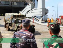 Danlanal Banyuwangi Meninjau Proses Debarkasi Alutsista Militer AS di Dermaga Tanjungwangi