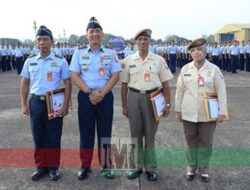 Danlanud Sultan Hasanuddin Ganjar Penghargaan Bagi Personilnya yang Akan Purna Tugas