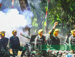 Meriam Penembakan Kehormatan Getarkan Monas Dalam Rangka Pelantikan Presiden