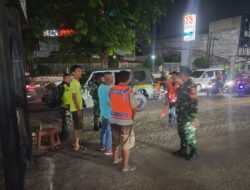Patroli Malam Maung Jatiasih: TNI dan Warga Satu Langkah Wujudkan Lingkungan Aman, Bukti Kemanunggalan yang Nyata