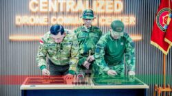 Panglima TNI Anugerahkan KPLB kepada Puluhan Prajurit TNI dan Resmikan Gedung Centralized di Papua Tengah